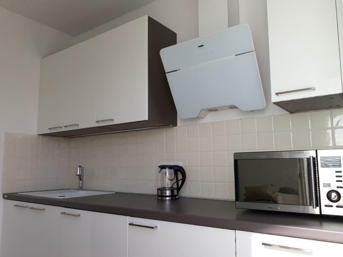 Cool Studio Apartment Prague Exterior photo